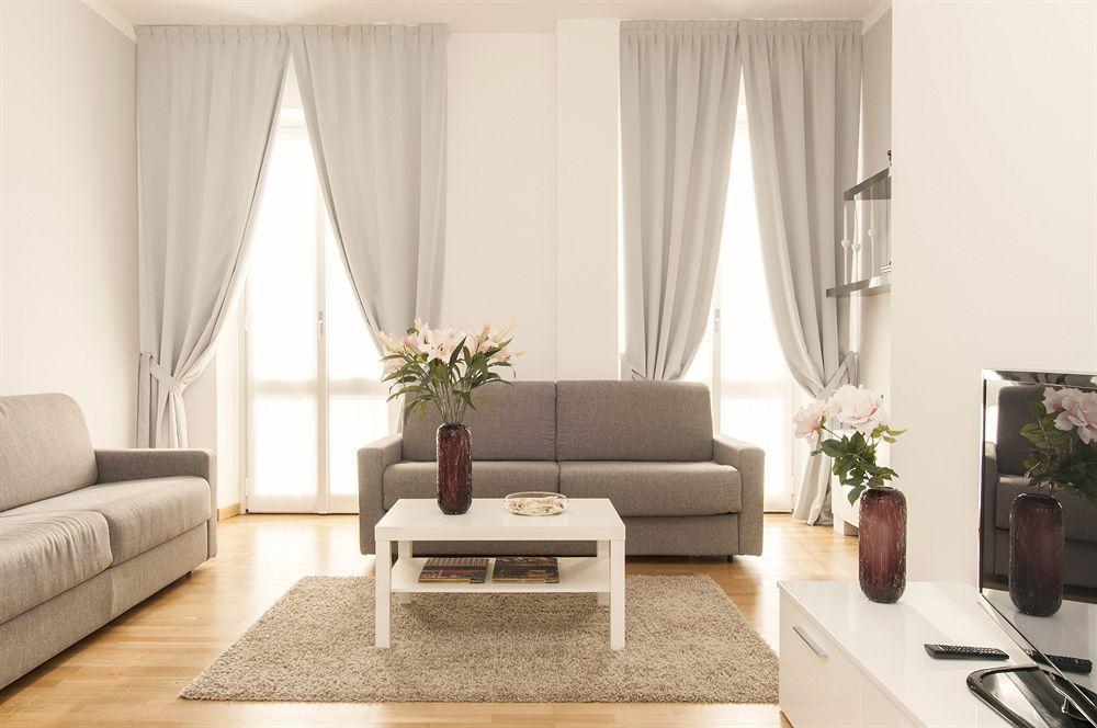 Royal Magenta & Luxury * Milan
